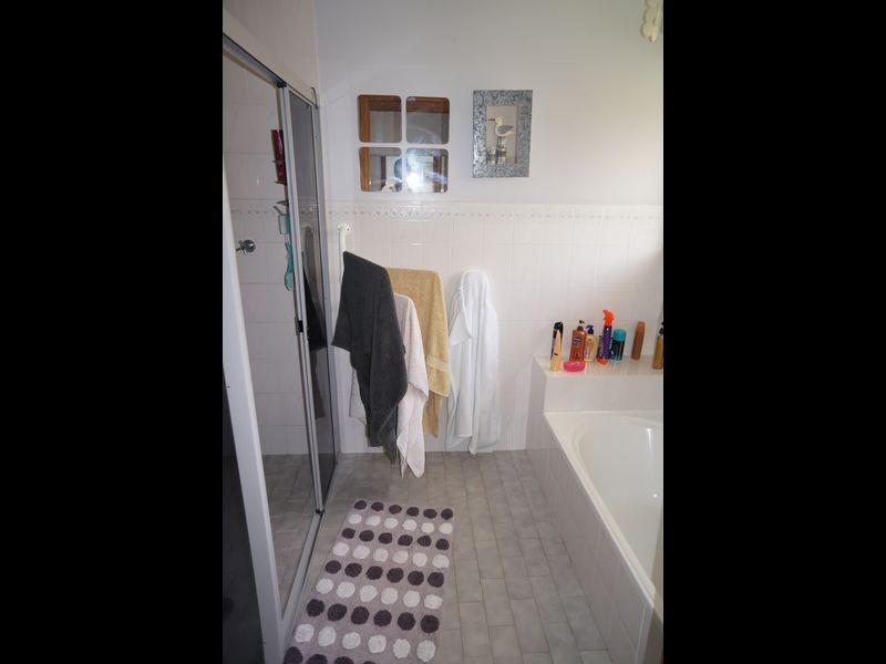 18 Oceanic Place, Old Bar NSW 2430