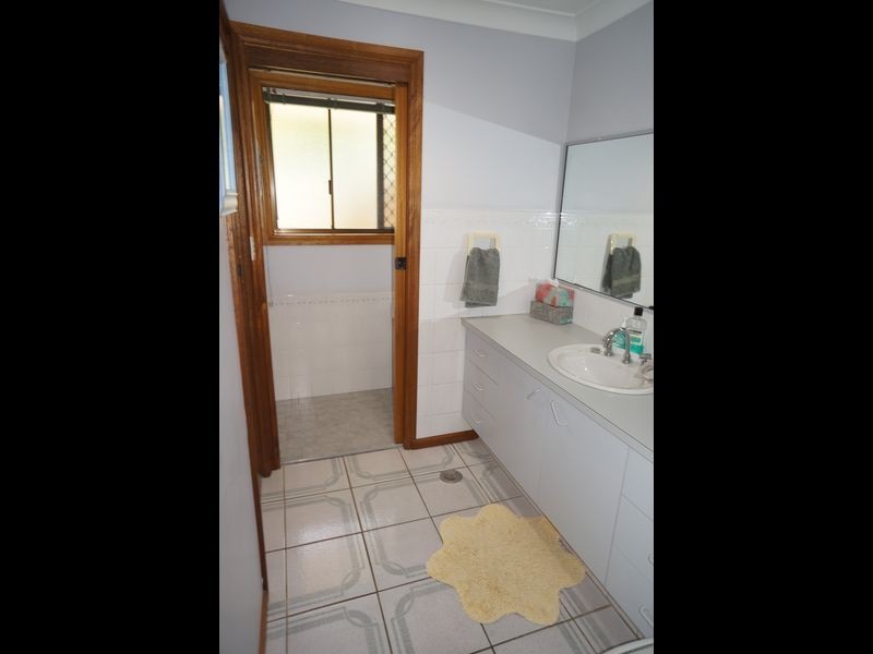 18 Oceanic Place, Old Bar NSW 2430