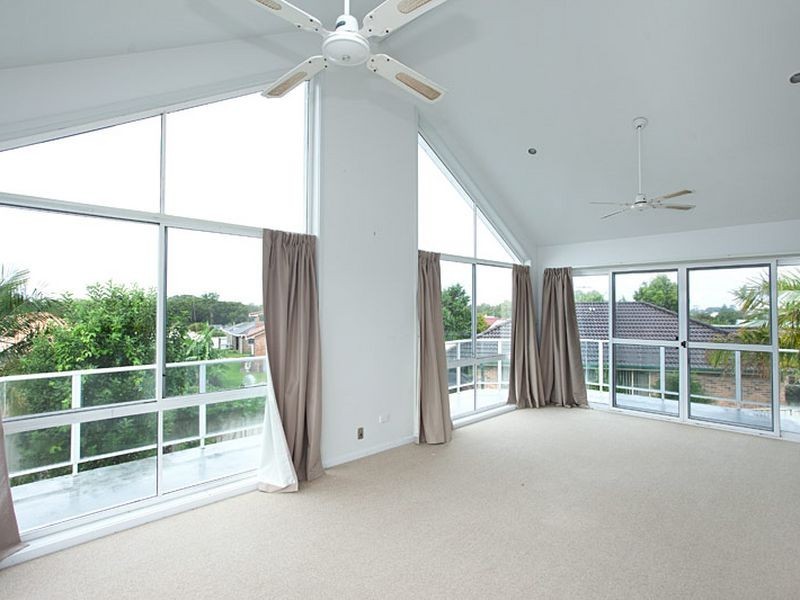 11 Laurina Close, Old Bar NSW 2430