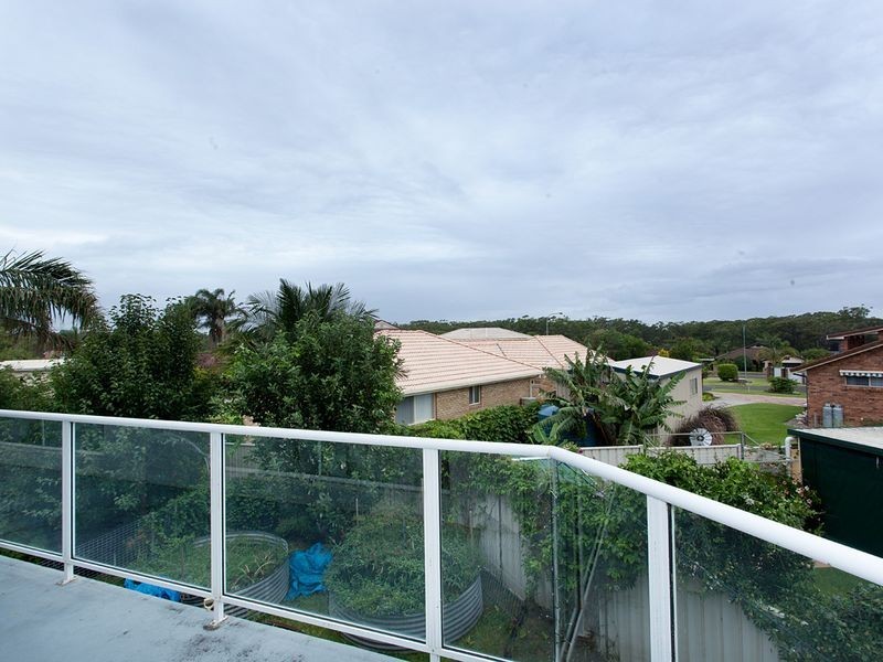 11 Laurina Close, Old Bar NSW 2430
