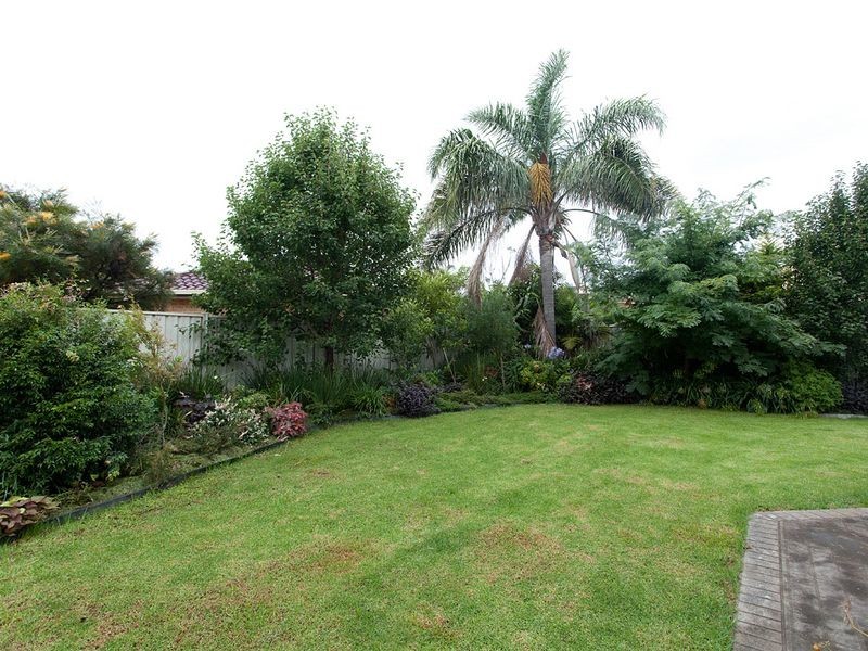 11 Laurina Close, Old Bar NSW 2430