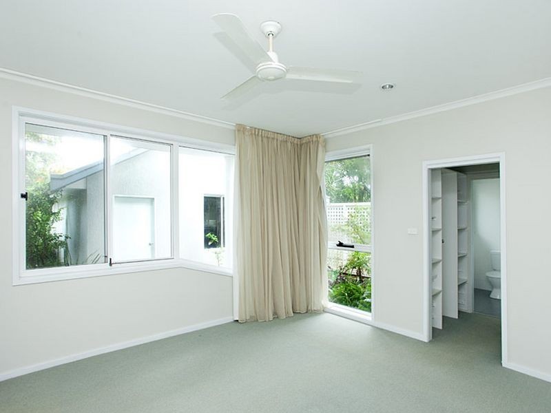 11 Laurina Close, Old Bar NSW 2430