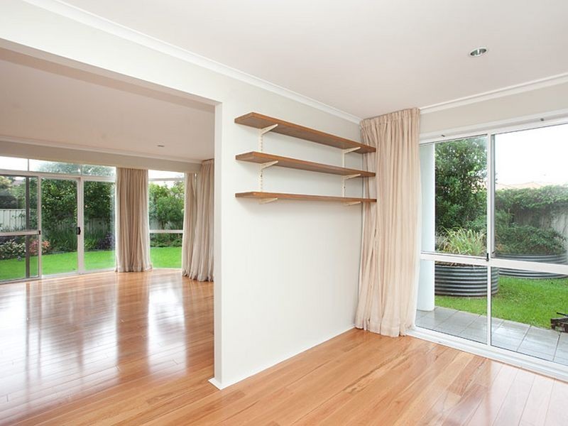 11 Laurina Close, Old Bar NSW 2430