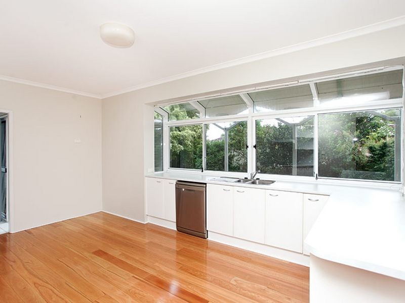 11 Laurina Close, Old Bar NSW 2430