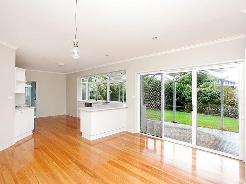 11 Laurina Close, Old Bar NSW 2430