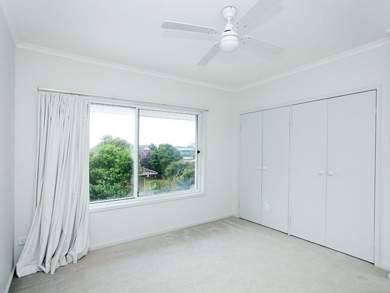 11 Laurina Close, Old Bar NSW 2430