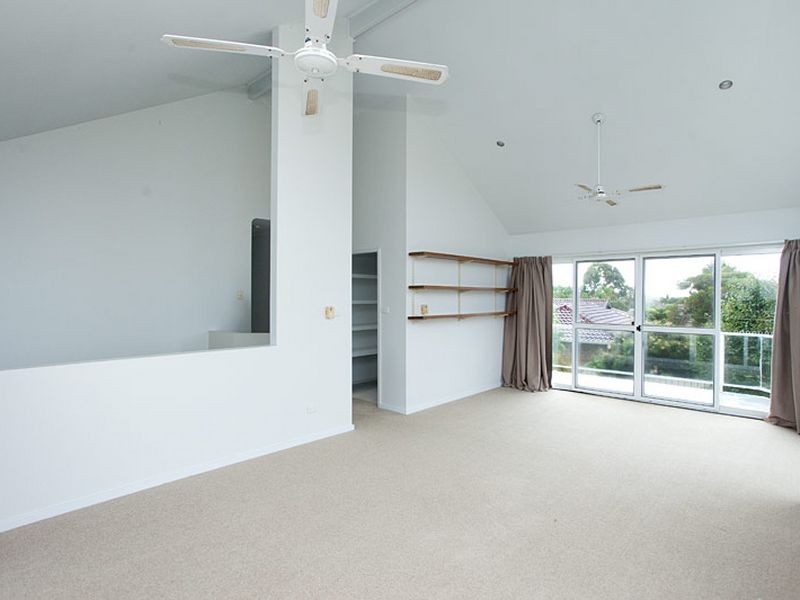 11 Laurina Close, Old Bar NSW 2430