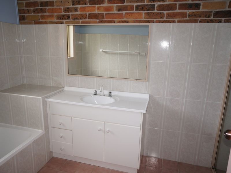 4/58-60 Wyden Street, Old Bar NSW 2430