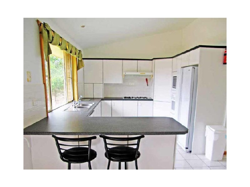 9 Oceanic Place, Old Bar NSW 2430