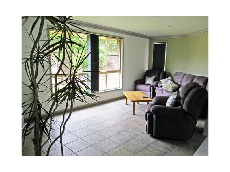 9 Oceanic Place, Old Bar NSW 2430
