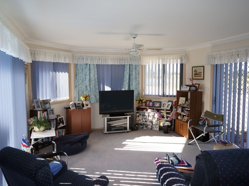 11 Bluehaven Drive, Old Bar NSW 2430