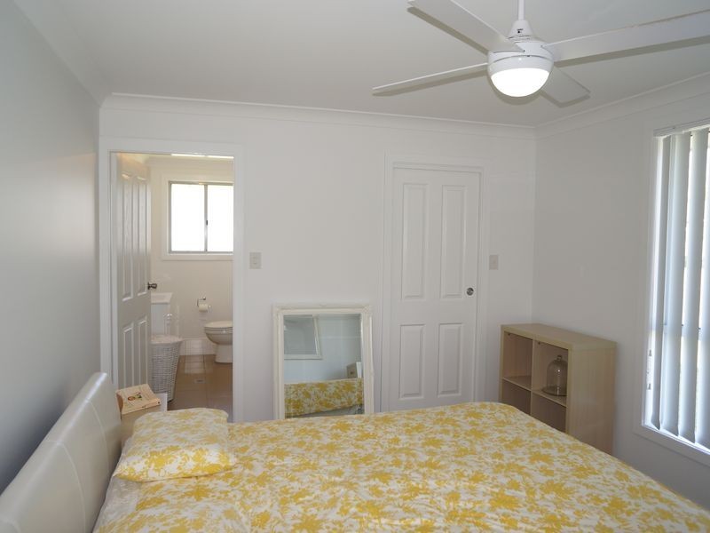 8 Bluehaven Drive, Old Bar NSW 2430