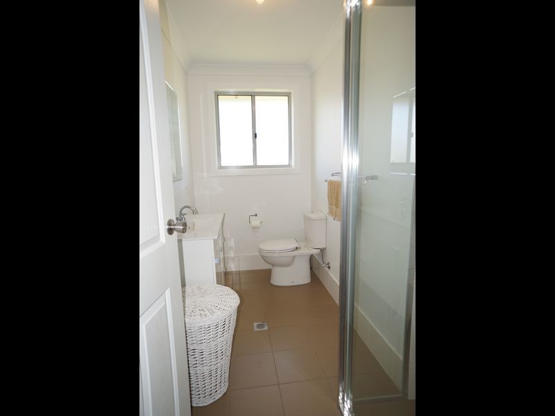 8 Bluehaven Drive, Old Bar NSW 2430