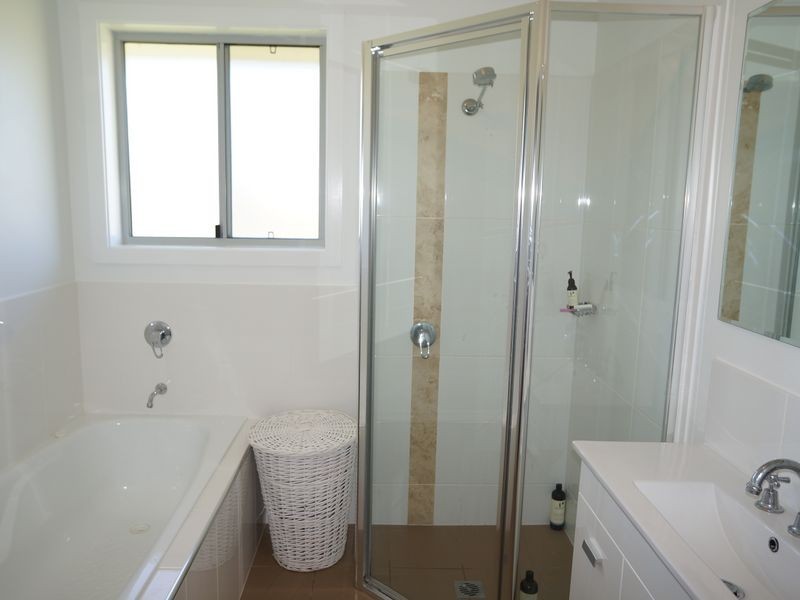 8 Bluehaven Drive, Old Bar NSW 2430