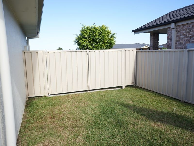 8 Bluehaven Drive, Old Bar NSW 2430