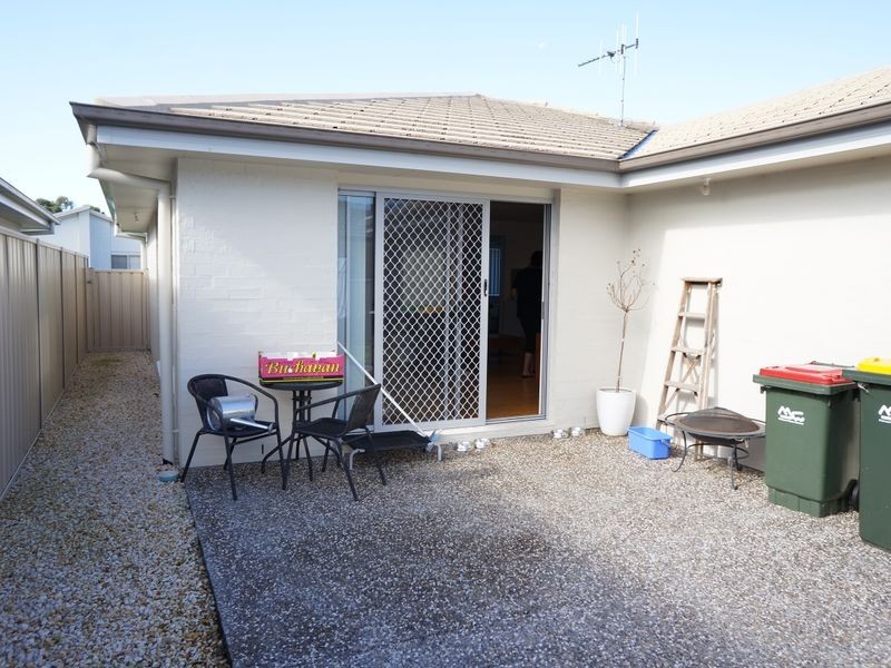 8 Bluehaven Drive, Old Bar NSW 2430