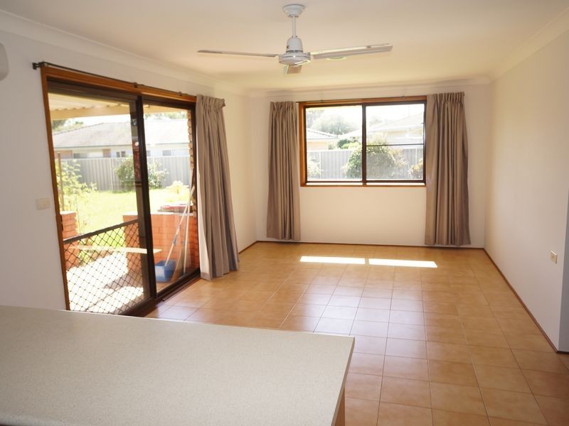 4 Suni Drive, Old Bar NSW 2430
