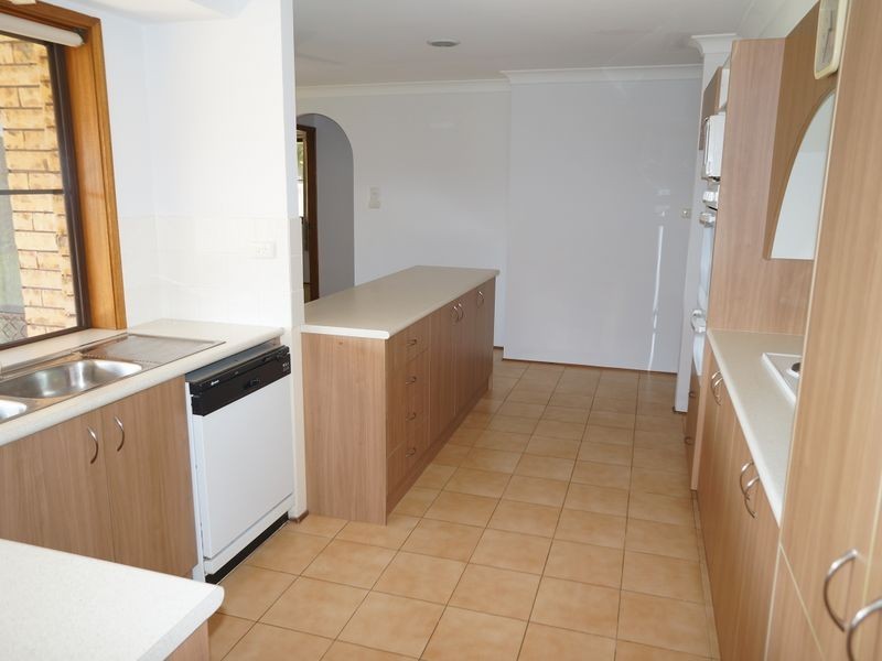 4 Suni Drive, Old Bar NSW 2430