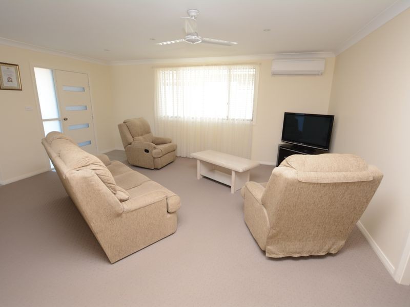 3B Albatross Way, Old Bar NSW 2430
