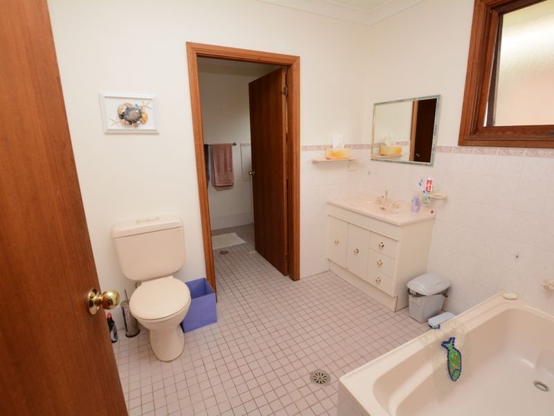 28 Clerke Street, Old Bar NSW 2430