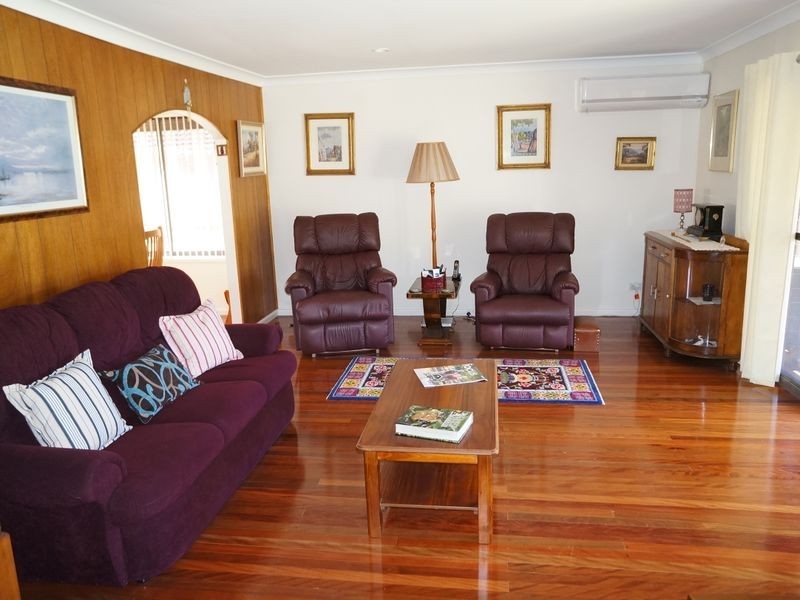 19 Richardson St, Old Bar NSW 2430