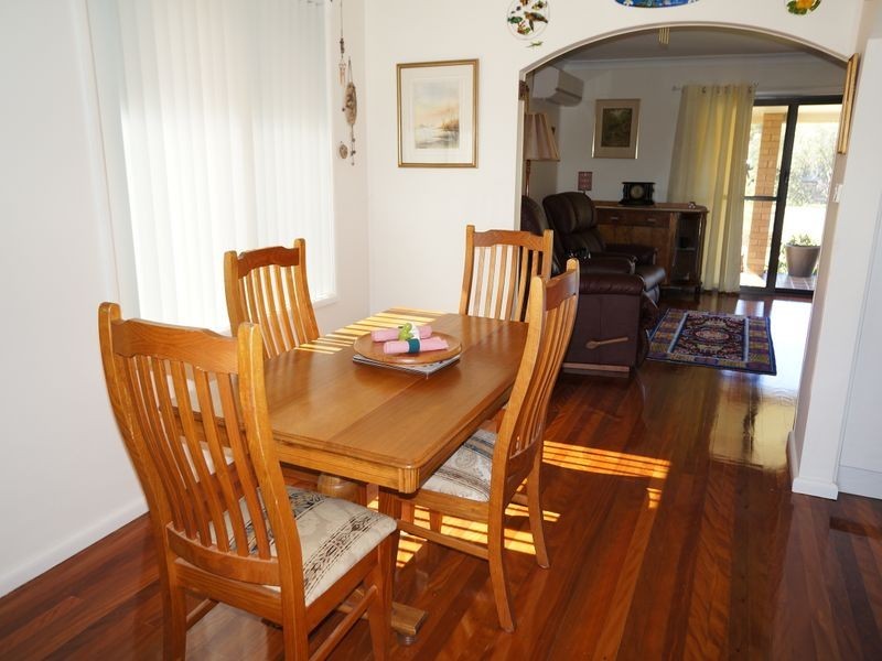 19 Richardson St, Old Bar NSW 2430