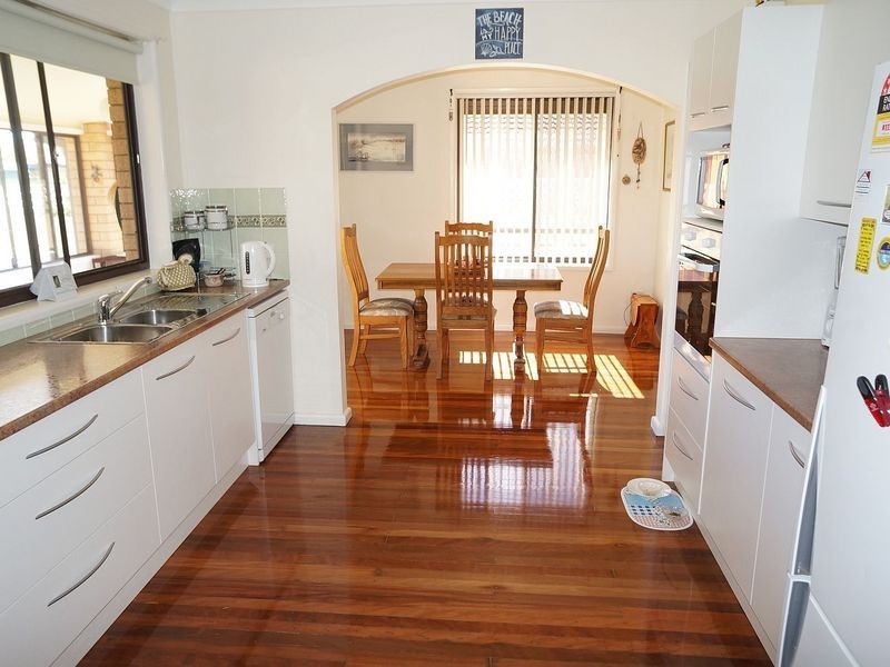 19 Richardson St, Old Bar NSW 2430