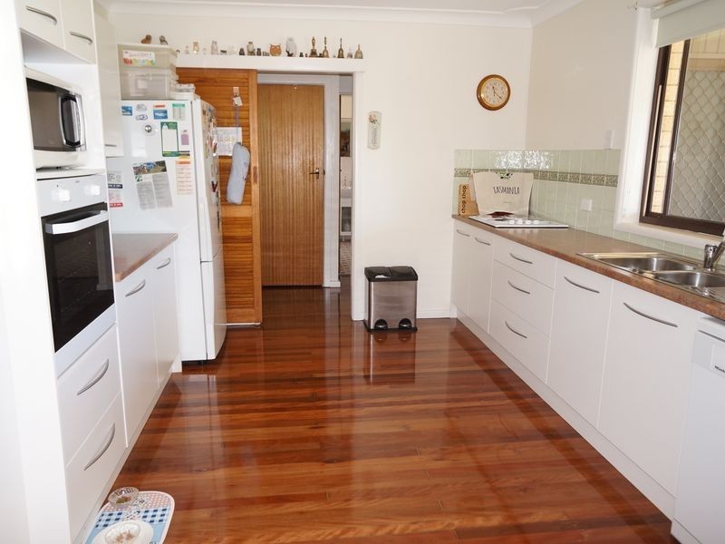 19 Richardson St, Old Bar NSW 2430