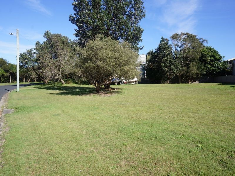 1 Pacific Parade, Old Bar NSW 2430