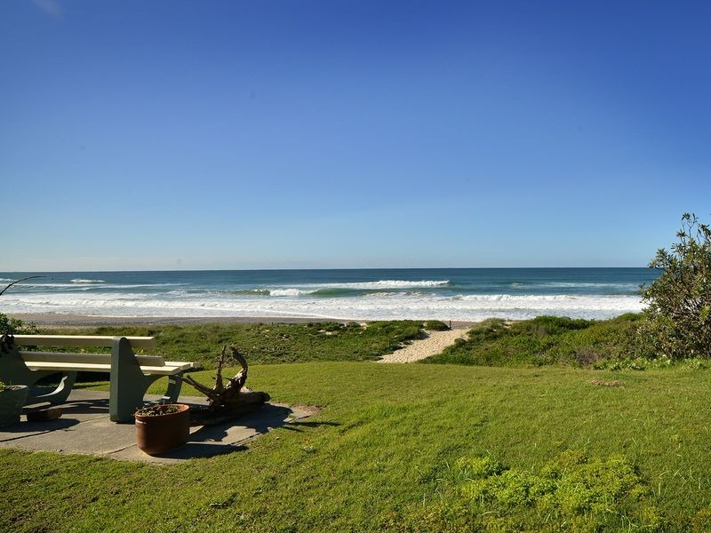 4 Lewis Street, Old Bar NSW 2430