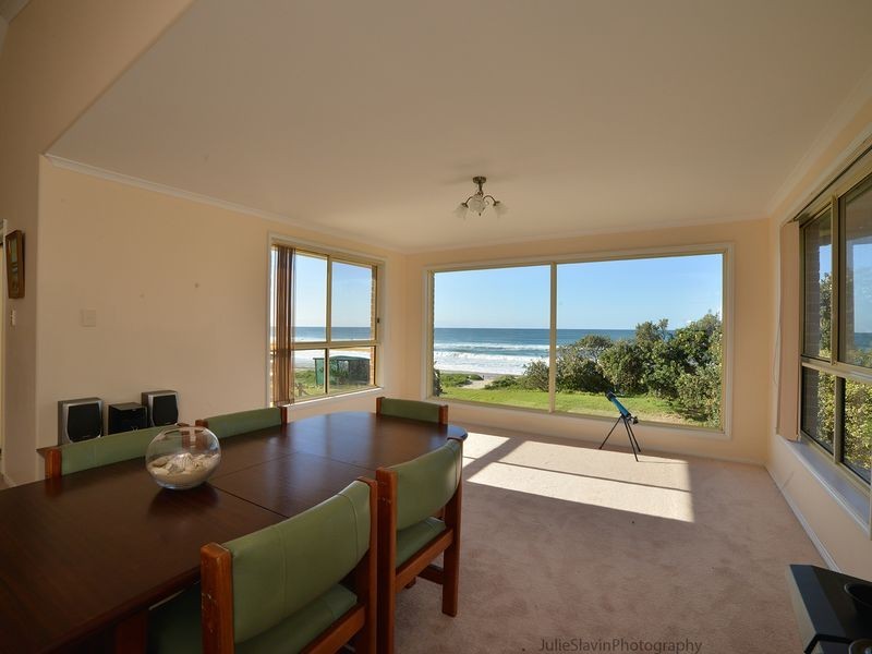 4 Lewis Street, Old Bar NSW 2430