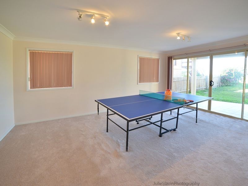 4 Lewis Street, Old Bar NSW 2430
