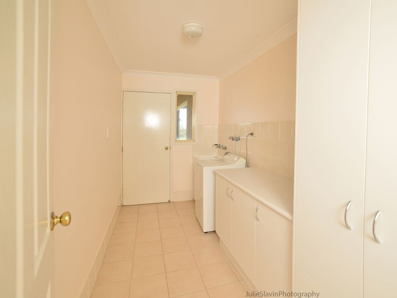 4 Lewis Street, Old Bar NSW 2430