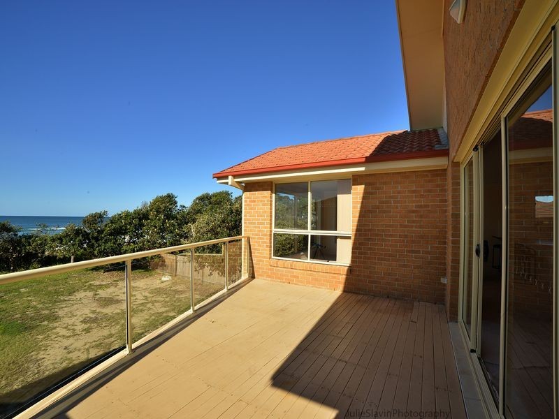 4 Lewis Street, Old Bar NSW 2430