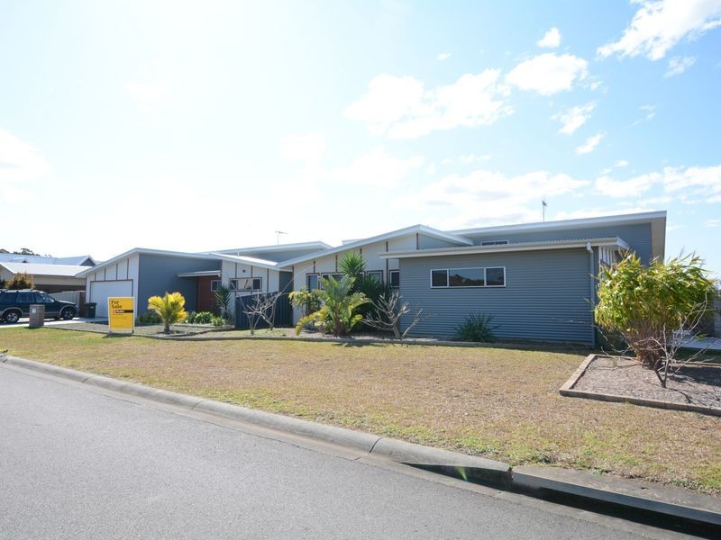 22 Bluehaven Drive, Old Bar NSW 2430