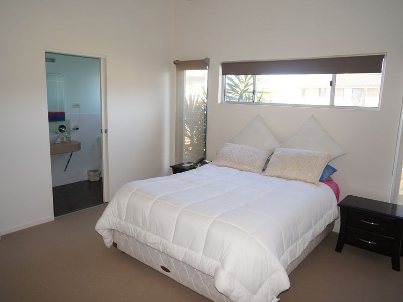 22 Bluehaven Drive, Old Bar NSW 2430