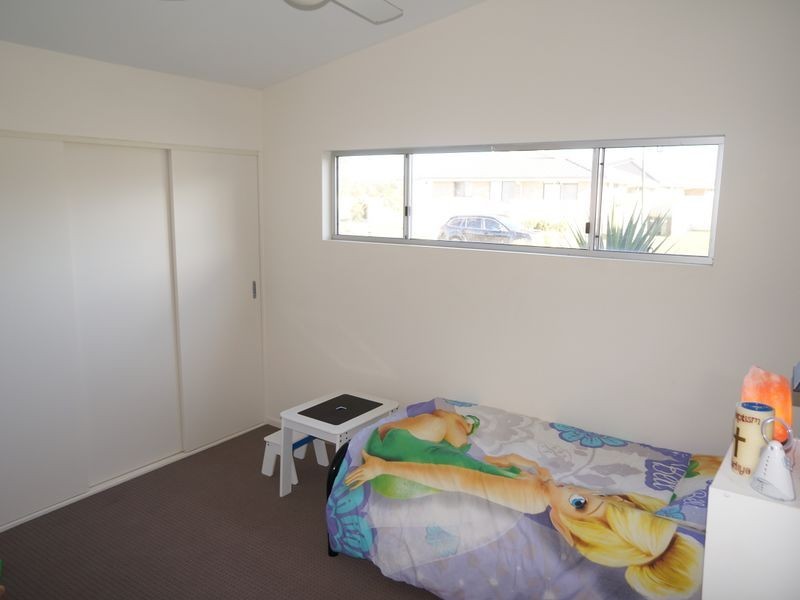 22 Bluehaven Drive, Old Bar NSW 2430