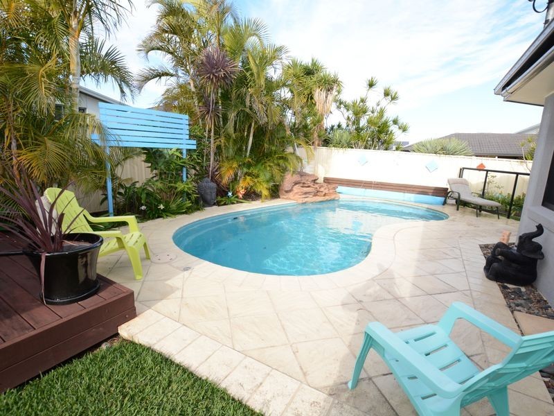 13 Shantull Drive, Wallabi Point NSW 2430