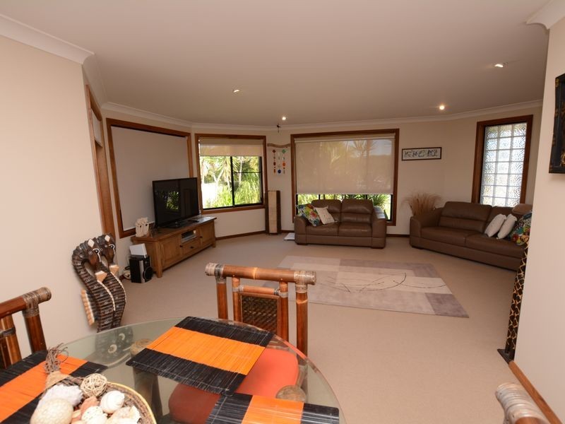 13 Shantull Drive, Wallabi Point NSW 2430