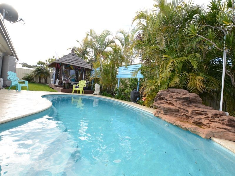 13 Shantull Drive, Wallabi Point NSW 2430