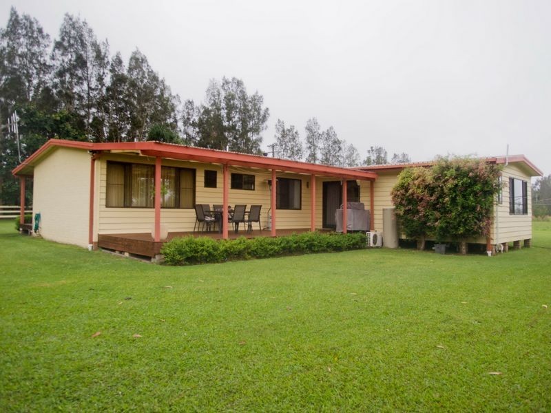 10 Narrung Place, Oxley Island NSW 2430