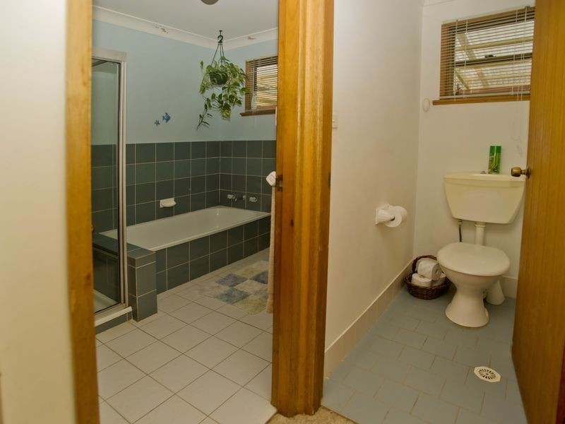 10 Narrung Place, Oxley Island NSW 2430