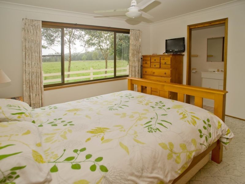 10 Narrung Place, Oxley Island NSW 2430