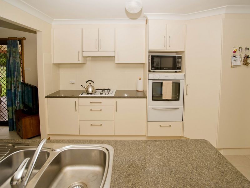 10 Narrung Place, Oxley Island NSW 2430