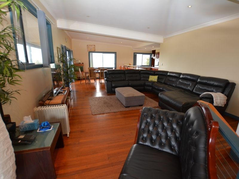 19 Ungala Road, Old Bar NSW 2430