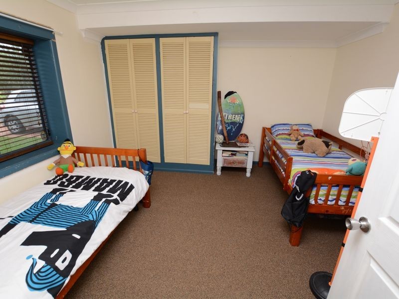 19 Ungala Road, Old Bar NSW 2430