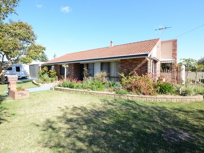 25 Richardson Street, Old Bar NSW 2430