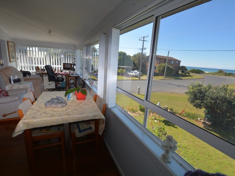 1 Lewis Street, Old Bar NSW 2430