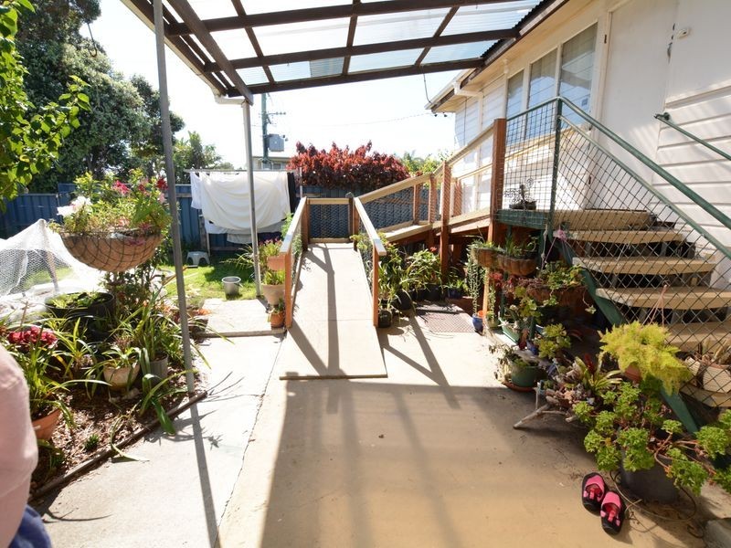 1 Lewis Street, Old Bar NSW 2430