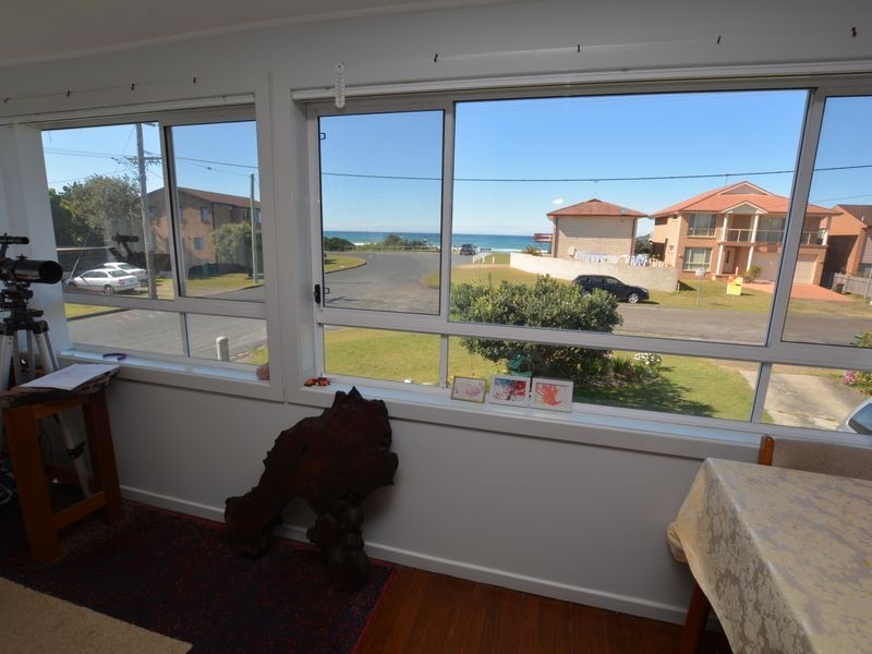 1 Lewis Street, Old Bar NSW 2430